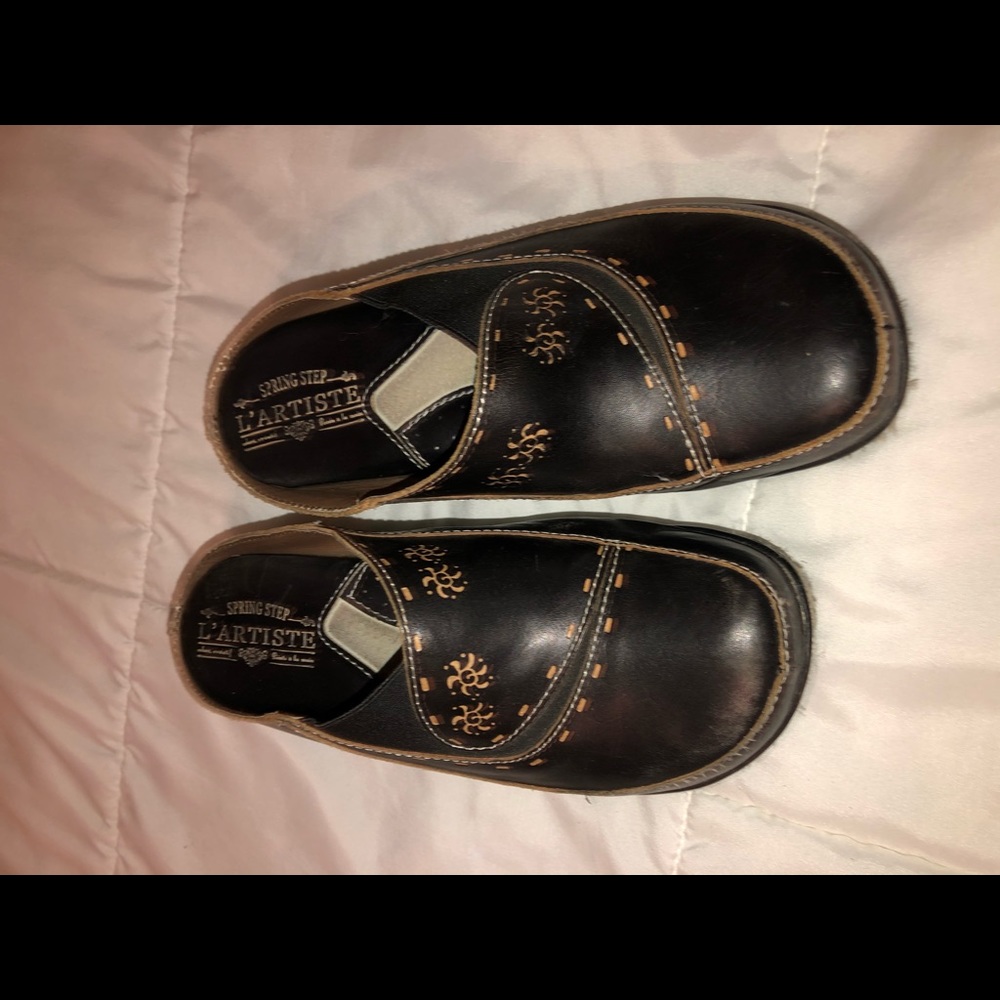 Clogs